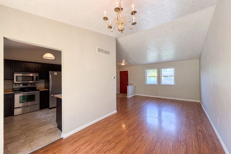 Photo 8 of 22 of 5569 Partridge Cir, West Chester, OH