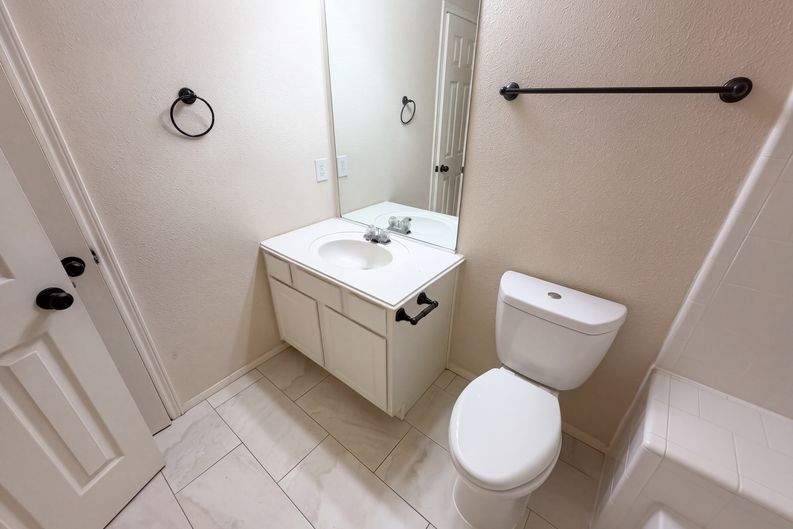 Photo 22 of 25 of 19401 Atasca Oaks Dr, Humble, TX