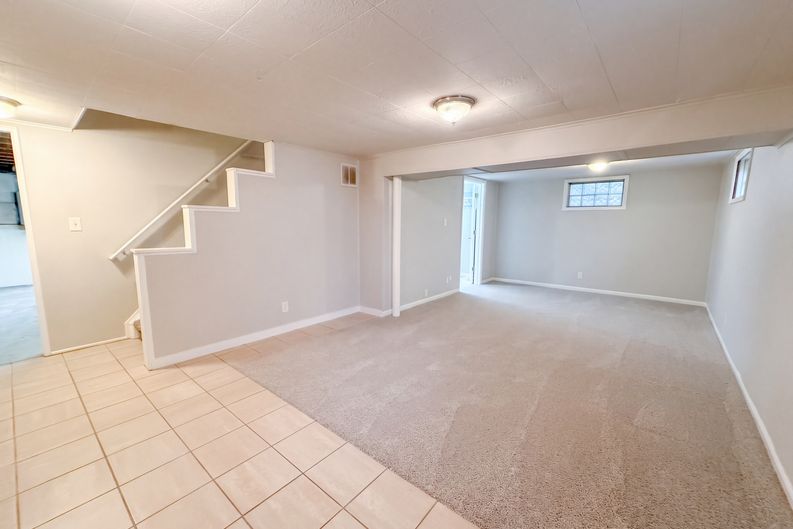 Photo 15 of 21 of 9122 Neil Dr, Cincinnati, OH
