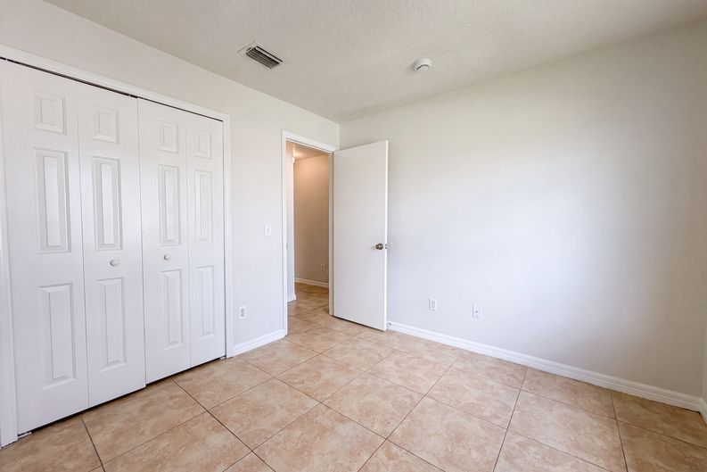 Photo 12 of 22 of 13236 Pike Lake Dr, Riverview, FL