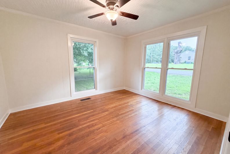 Photo 14 of 20 of 1007 Normandale Dr, Bessemer, AL