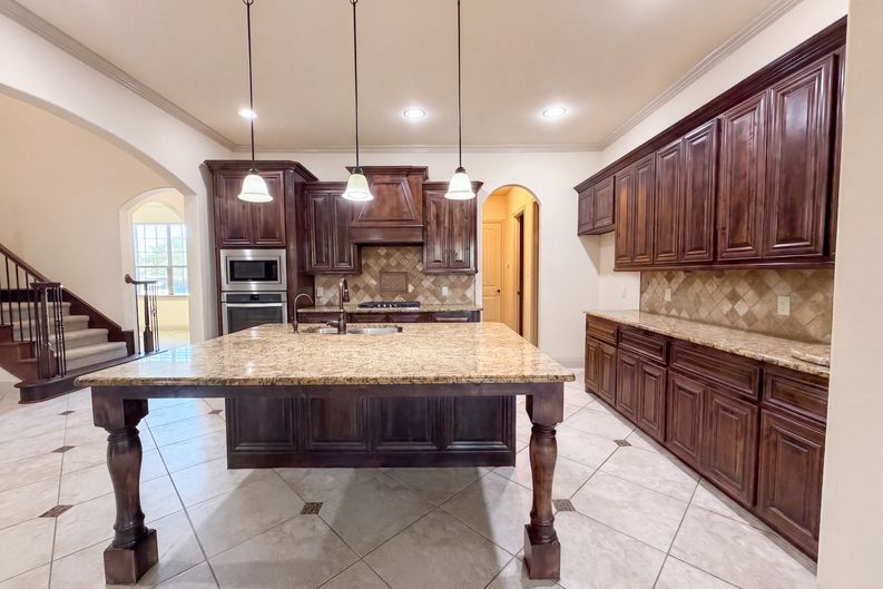 Photo 9 of 34 of 4905 Palm Springs Dr, McKinney, TX