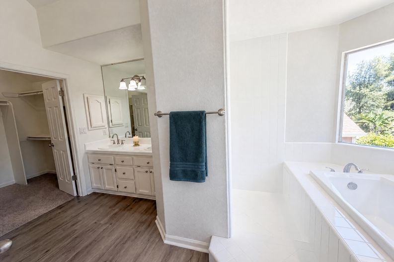 Photo 23 of 31 of 4711 Wildflower Ln, Rocklin, CA