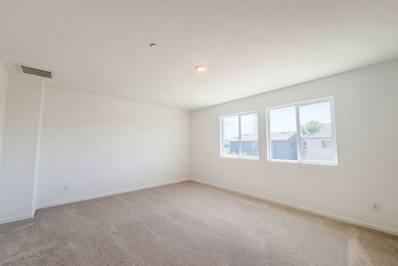 Photo 34 of 46 of 1176 Willow Hill Ave, Sacramento, CA