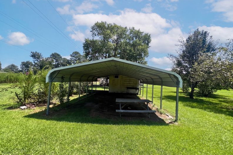 Photo 25 of 26 of 2504 Thomas Langston Rd, Winterville, NC