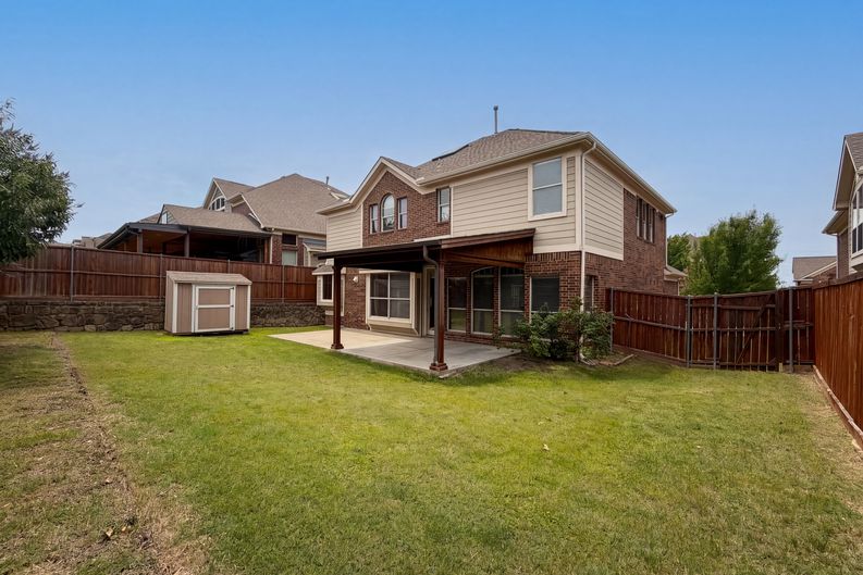 Photo 30 of 32 of 10330 Sandbar Dr, Irving, TX