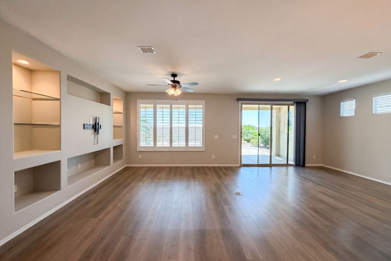 Photo 3 of 19 of 4387 N Presidio Dr, Florence, AZ