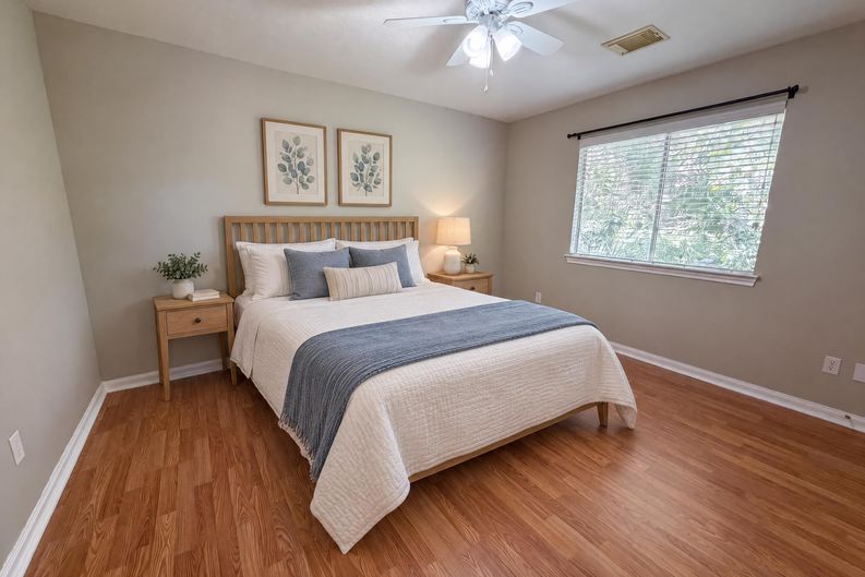 Photo 10 of 21 of 12159 Hawthorne Dr, Montgomery, TX