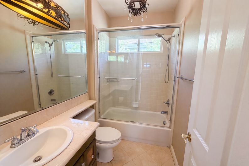 Photo 18 of 31 of 17109 Santa Cruz Ct, Yorba Linda, CA