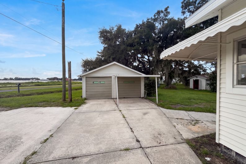 Photo 8 of 27 of 4805 Coronet Rd, Plant City, FL