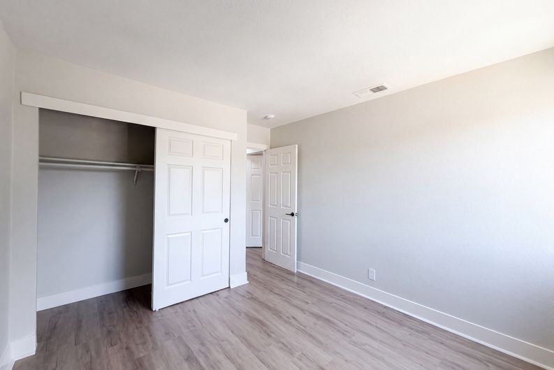 Photo 22 of 46 of 6005 La Castana Way, Sacramento, CA