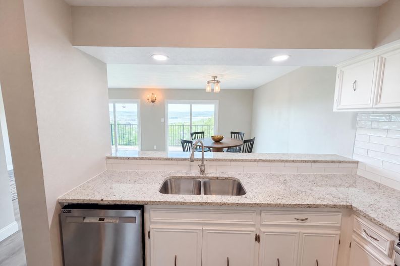 Photo 8 of 18 of 3216 Poe Cv, Lago Vista, TX