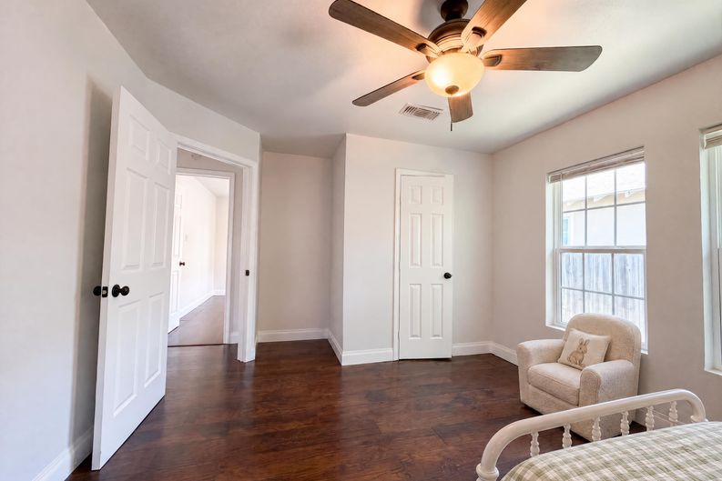 Photo 13 of 17 of 2832 Avenue I, Fort Worth, TX