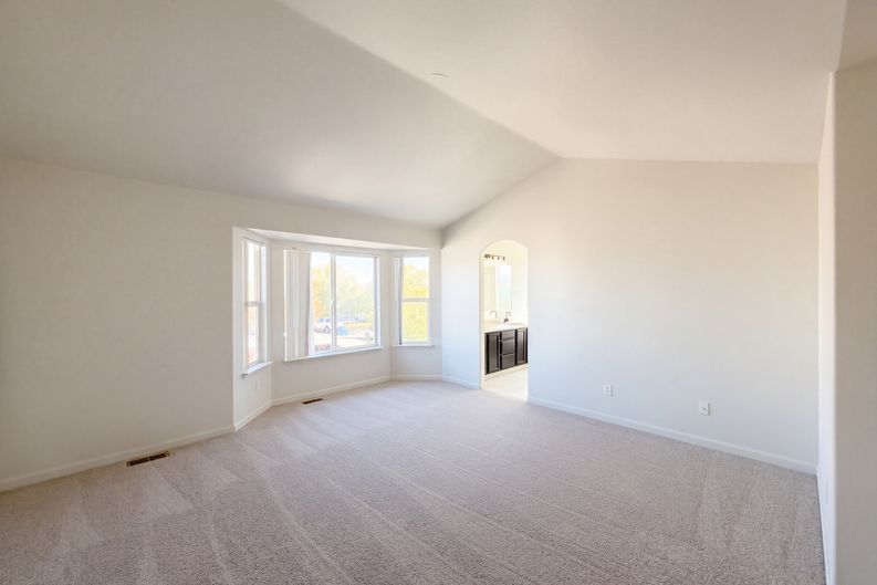 Photo 4 of 40 of 4391 Homestead Way, Brighton, CO