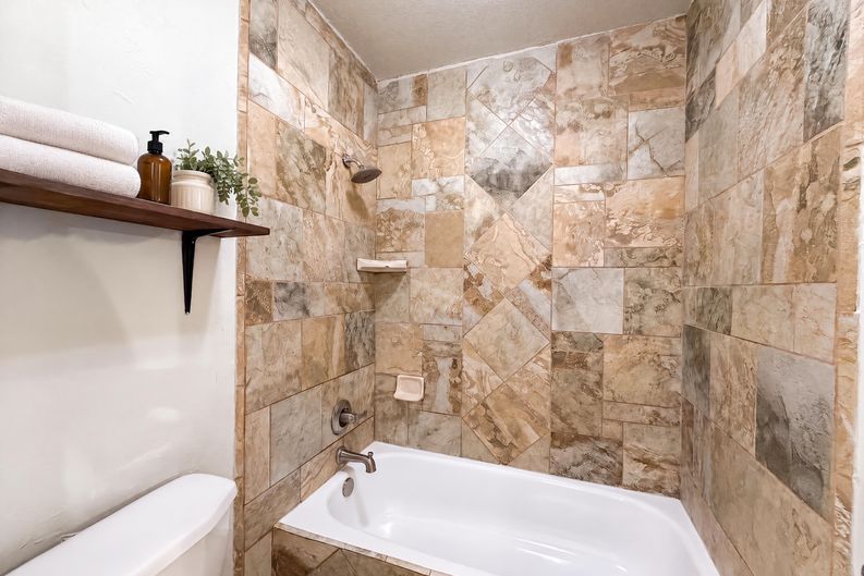 Photo 10 of 21 of 220 Grand Meadow Dr, Fort Worth, TX