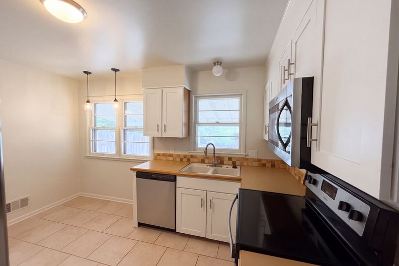 Photo 11 of 37 of 2428 15th Avenue Ct, Greeley, CO