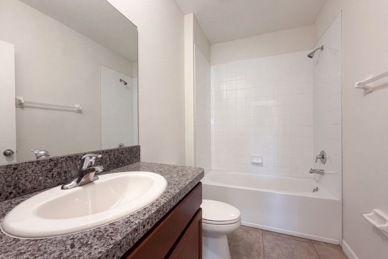 Photo 18 of 42 of 10448 Carloway Hills Dr, Wimauma, FL