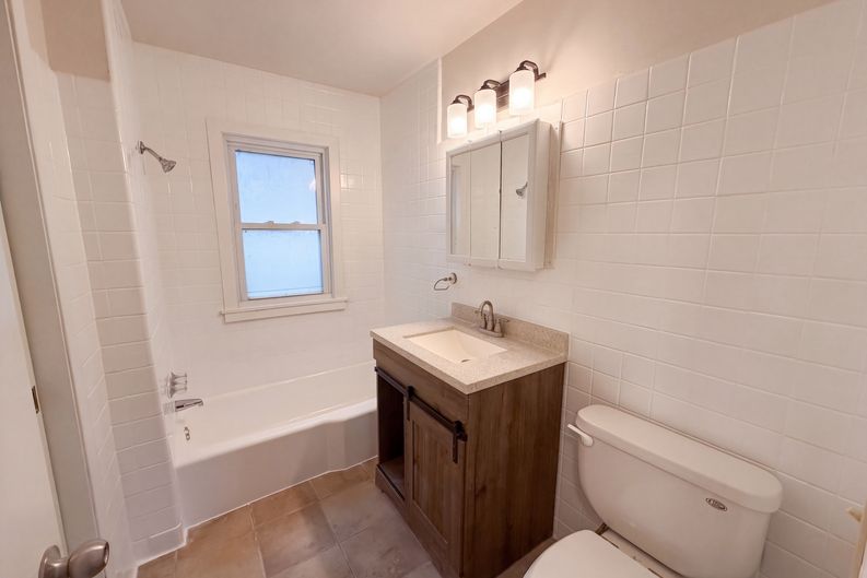 Photo 10 of 23 of 572 11th Ave NW, New Brighton, MN