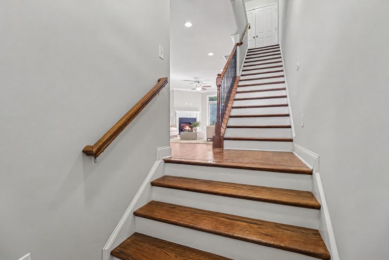 Photo 9 of 19 of 7910 Willoughby Ct, Alpharetta, GA