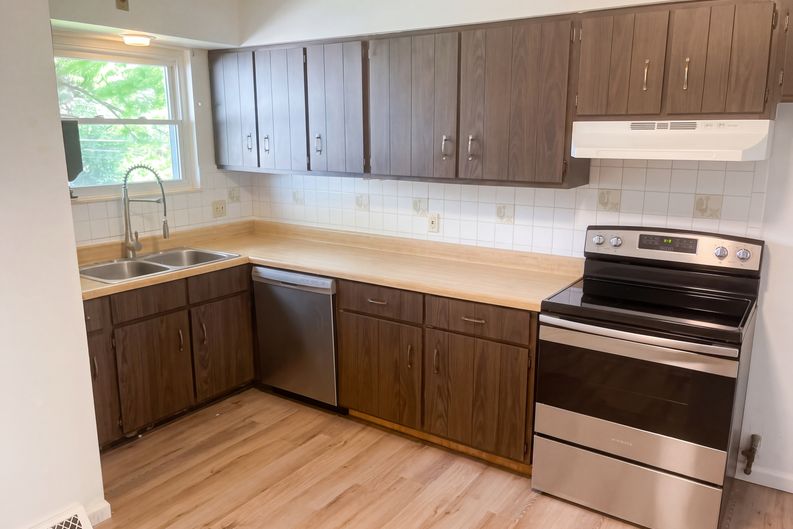 Photo 6 of 59 of 8 Monticello Pl, Fairview Heights, IL