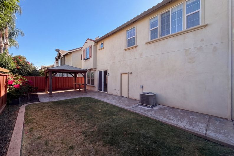 Photo 5 of 45 of 166 S Caballo St, Tracy, CA