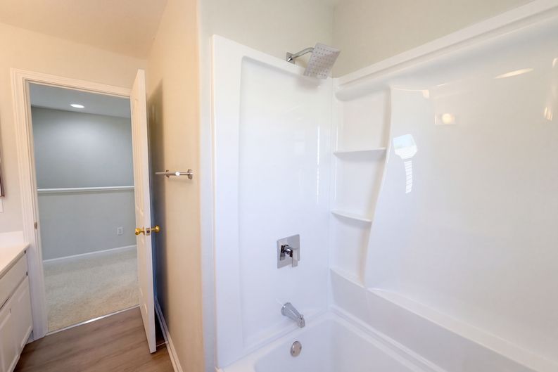 Photo 18 of 21 of 5124 Bissett Way, Sacramento, CA