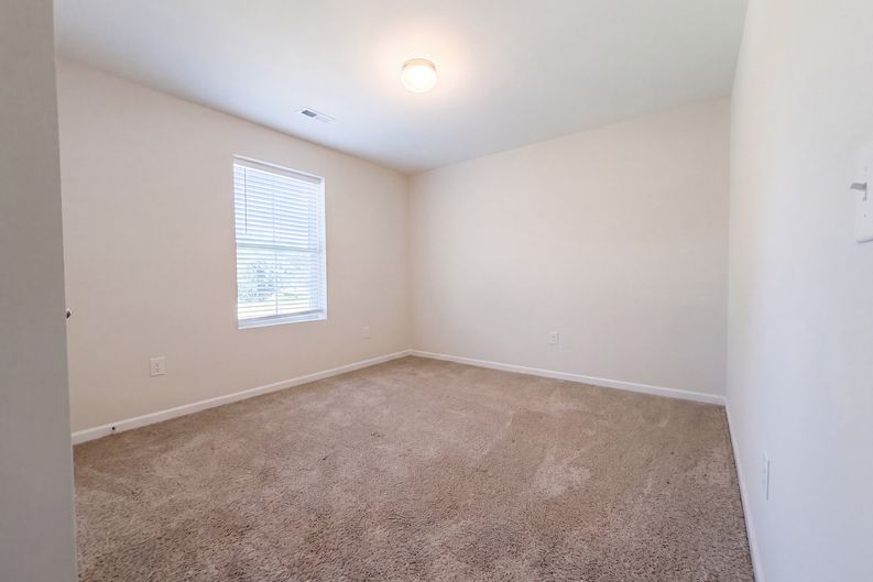 Photo 14 of 16 of 4066 Calloway Rd, Raeford, NC