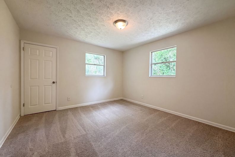 Photo 9 of 19 of 7361 Proxima Rd, Jacksonville, FL