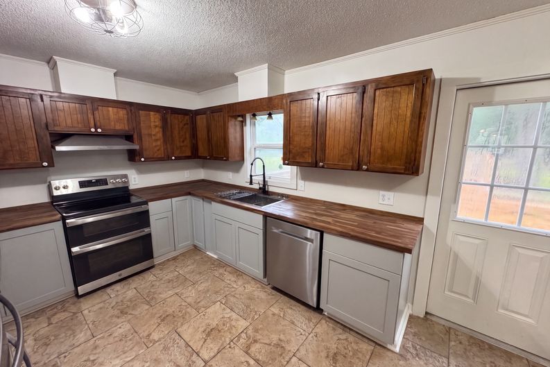 Photo 6 of 25 of 968 Edwin Phillips Rd, Reidsville, GA