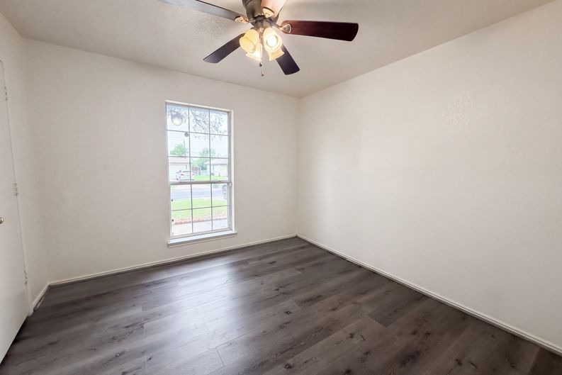 Photo 4 of 17 of 2708 Timberline Dr, Killeen, TX