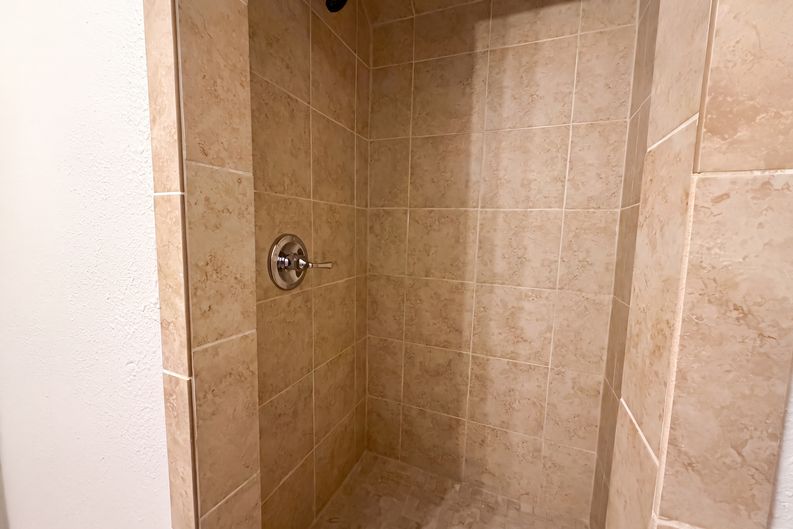 Photo 12 of 16 of 40 Chapel Hill Cir, San Antonio, TX