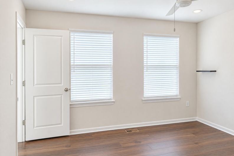 Photo 18 of 39 of 13409 Maymount Dr, Culpeper, VA