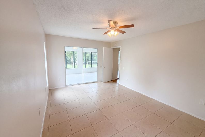Photo 13 of 32 of 12054 Joe Herrmann Dr, San Antonio, FL