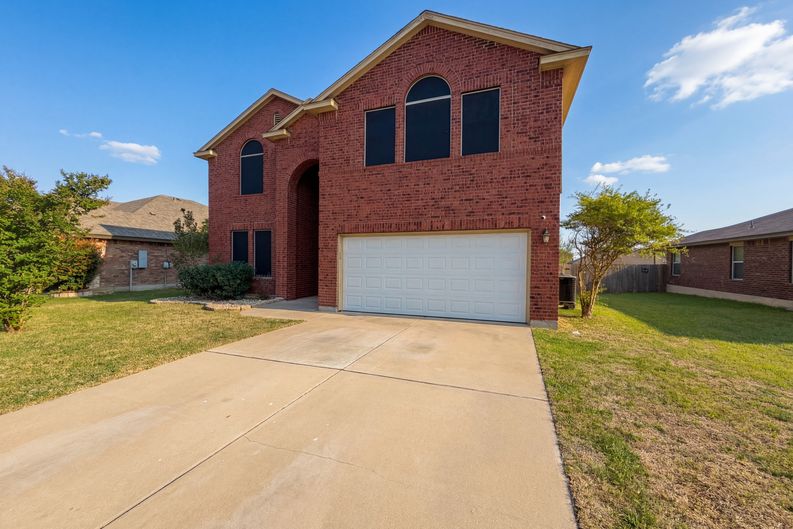 Photo 8 of 24 of 6206 Suellen Ln, Killeen, TX