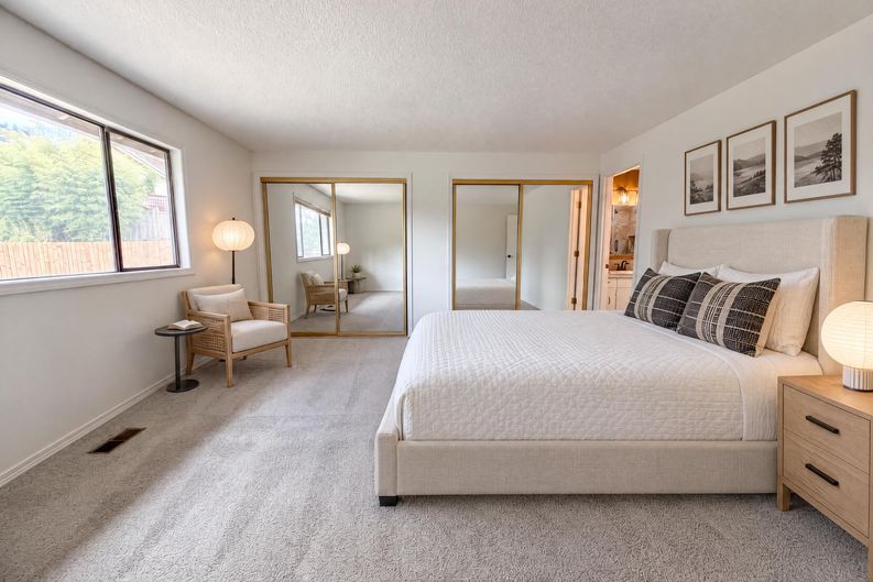 Photo 4 of 16 of 4246 Spring Rock Cir, West Linn, OR