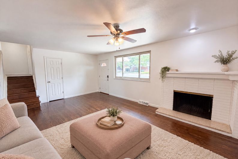 Photo 3 of 28 of 885 W 7th Avenue Dr, Broomfield, CO