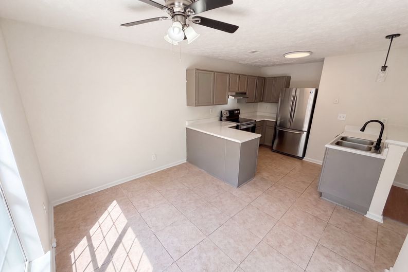 Photo 10 of 31 of 1079 Brittwood Pl, Norcross, GA