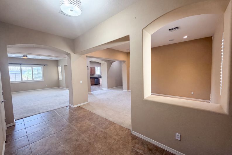 Photo 6 of 33 of 3080 E Powell Way, Gilbert, AZ