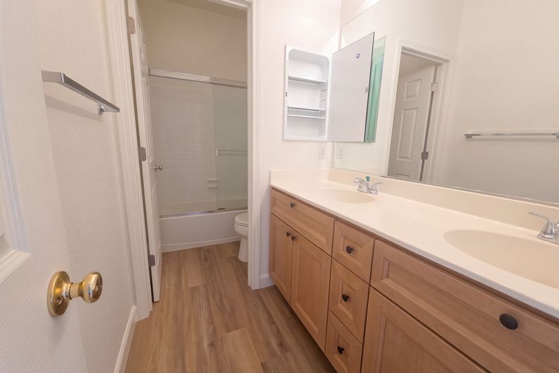 Photo 21 of 41 of 2328 Forty Niner Ct, Antioch, CA