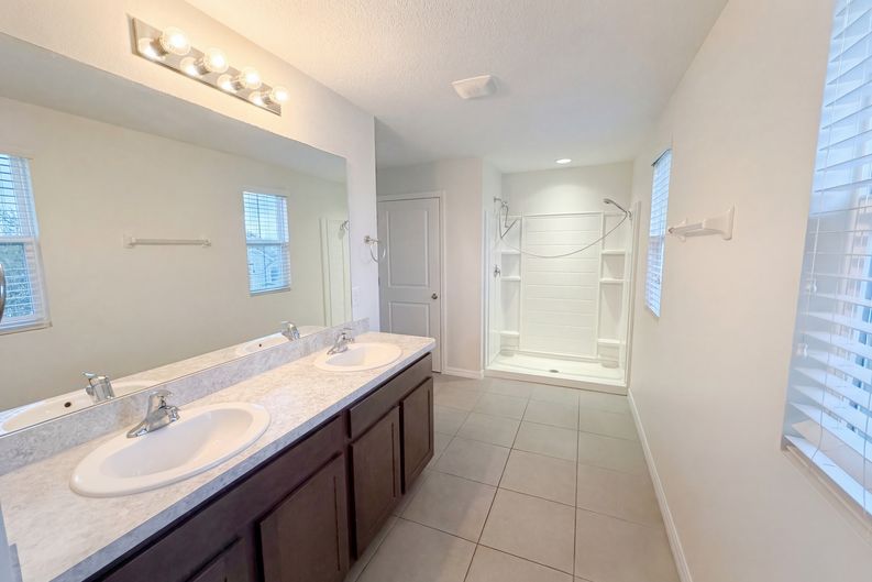 Photo 6 of 34 of 35687 Hillbrook Ave, Zephyrhills, FL