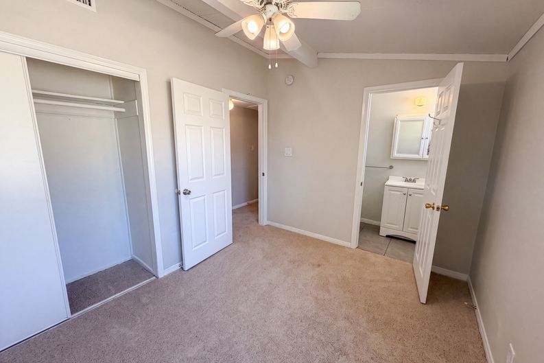 Photo 14 of 21 of 415 E Indian School Ln, Banning, CA