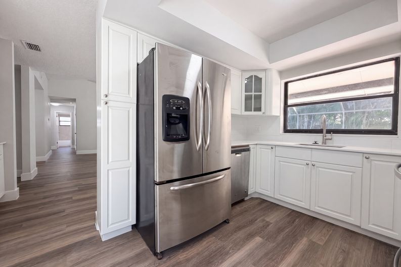 Photo 9 of 22 of 888 Brightwood Way, Wellington, FL