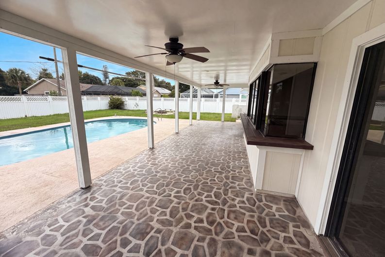 Photo 35 of 38 of 2305 SW Fern Cir, Port Saint Lucie, FL