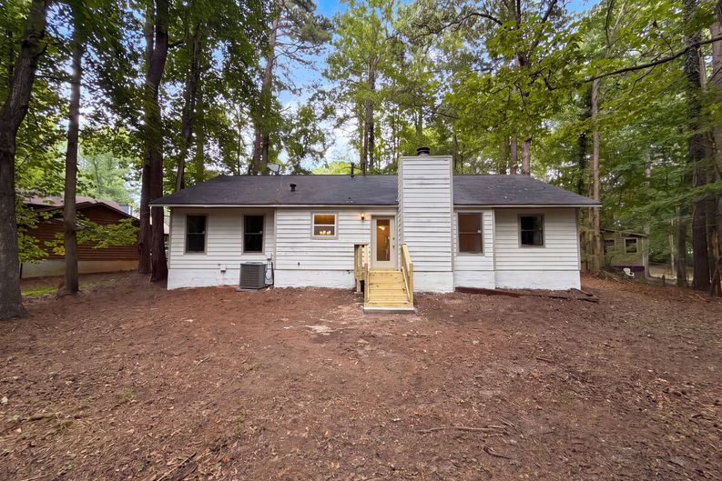 Photo 5 of 20 of 670 Marsh Ct, Jonesboro, GA