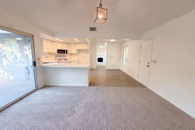 Photo 9 of 28 of 9149 Starina Way, Sacramento, CA