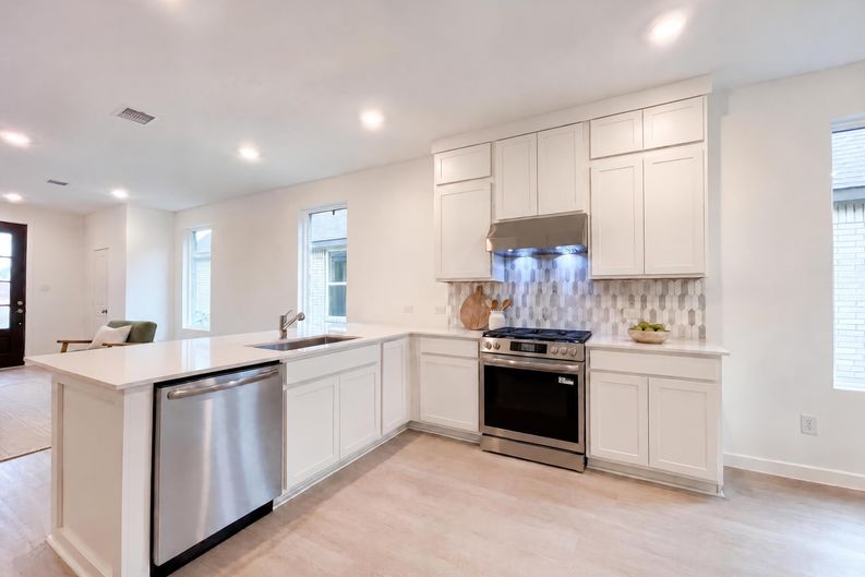 Photo 6 of 16 of 21511 Colonial Meadow Creek Trl, Waller, TX
