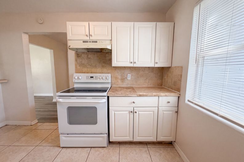 Photo 16 of 20 of 3740 Ballejo Ct W, Jacksonville, FL