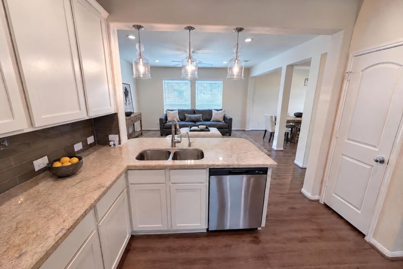 Photo 7 of 29 of 12338 Bedford Bend Dr, Humble, TX