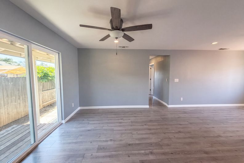 Photo 11 of 24 of 3713 Ripley St, Sacramento, CA