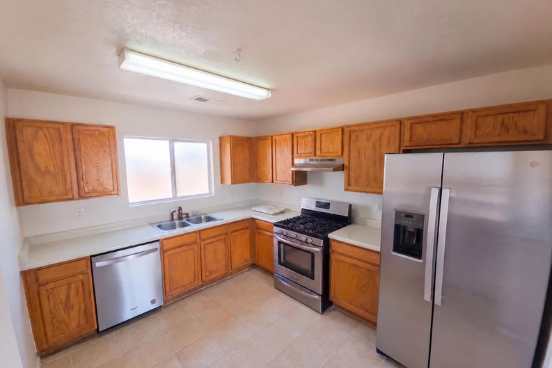 Photo 13 of 18 of 5051 27th Ave NE, Rio Rancho, NM